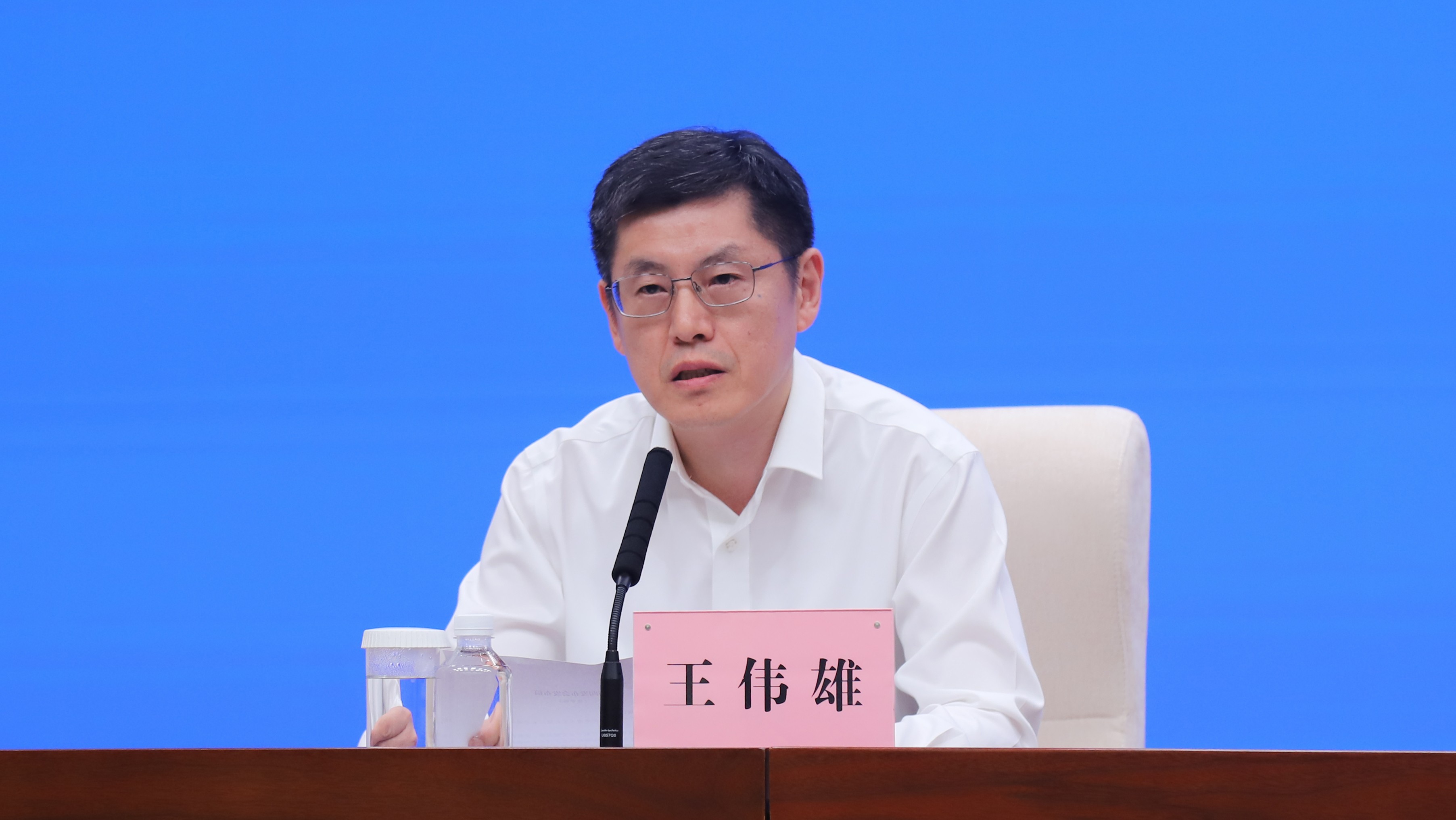 0猫都论坛
党组成员、副厅长王伟雄.jpg